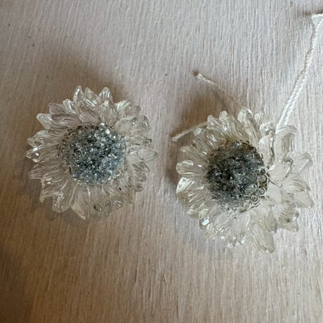 antique クリア　２トーン　お花　イヤリング