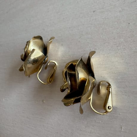 antique ゴールドカラー お花　イヤリング