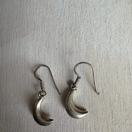シルバー925 月モチーフ　ピアス
