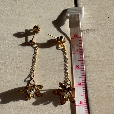 antique 揺れるお花　ピアス
