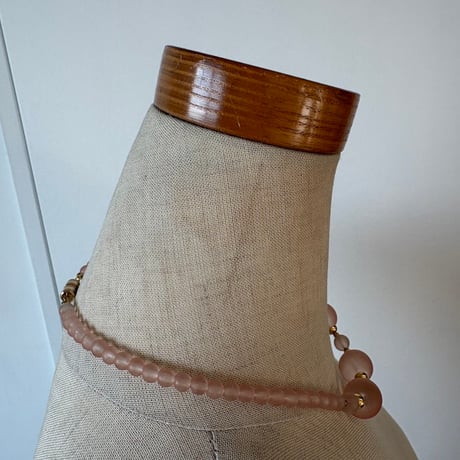 antique とうめい 桜色 ビーズネックレス