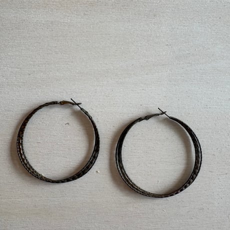 antique ３連 フープ 大きめ ピアス