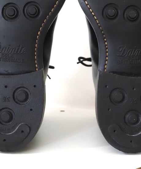 Tricker's 8