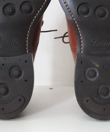 Tricker's 8