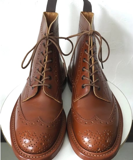 Tricker's 8