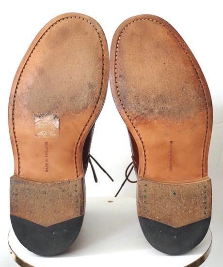 Tricker's 8