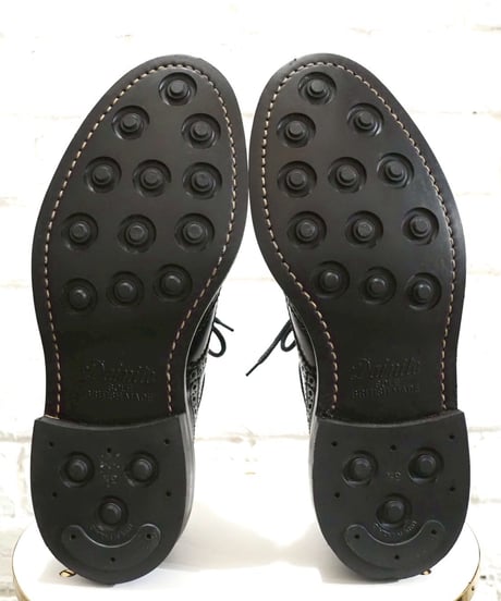 Tricker's 8