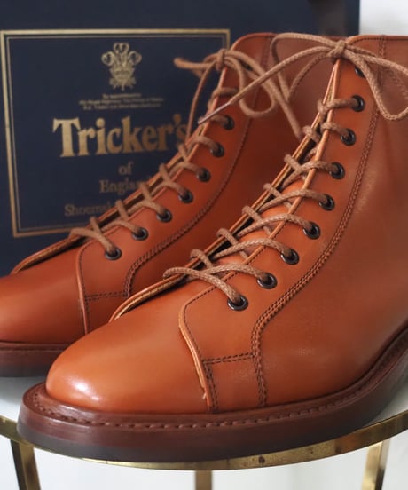 Tricker's 8