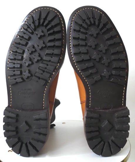 Tricker's 7