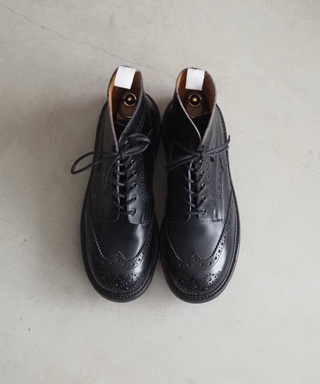 Tricker's 9