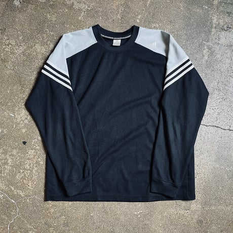 adidas ロングスリーブカットソー