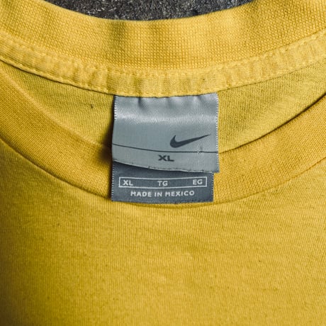 00s NIKE ワンポイントスウッシュTシャツ