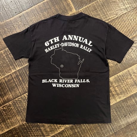 80s Harley-Davidson "BLACK RIVER FALLS, WISCONSIN" プリントTシャツ