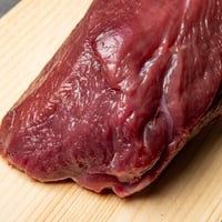 鹿肉　モモ　冷凍　514g