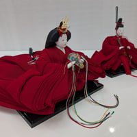 赤いおひなさま(還暦雛)
