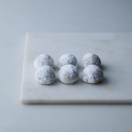 〈茶雪〉ブールドネージュ（ライチ）10個入・缶