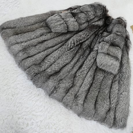 Silver Fox Long Coat Soft and Fuffy -SAGA FOX Vintage Fur Japan