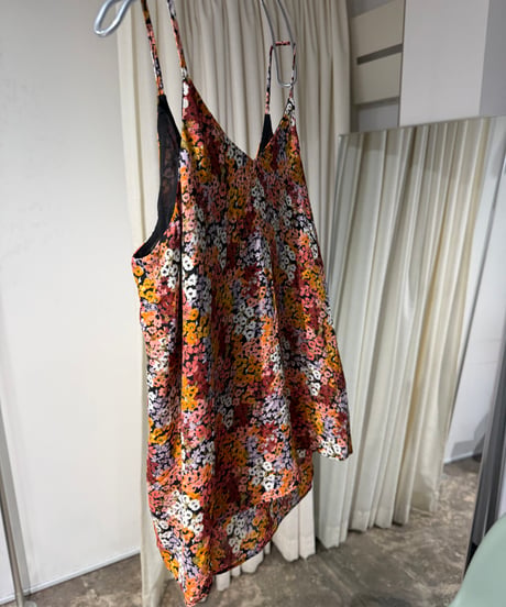 花柄キャミソール