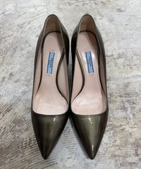 PRADA エナメル ピンヒールシューズ