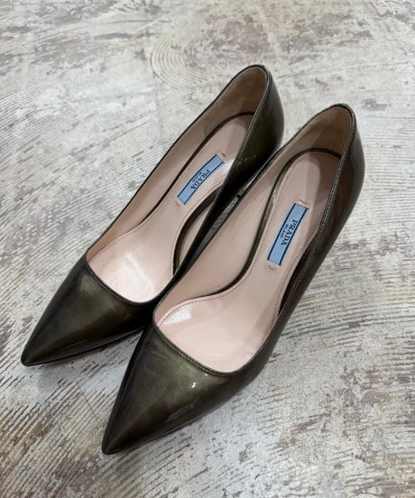 PRADA エナメル ピンヒールシューズ