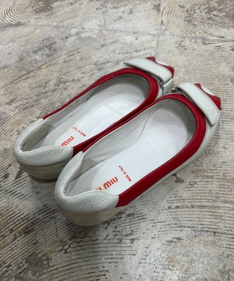 MIU MIU フラットシューズ