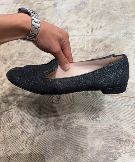 MIU MIU ブラックラメ フラットシューズ