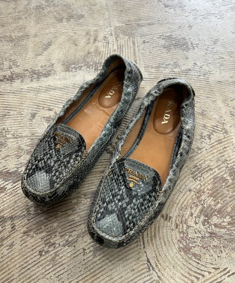 PRADA パイソン柄 ドライビングシューズ