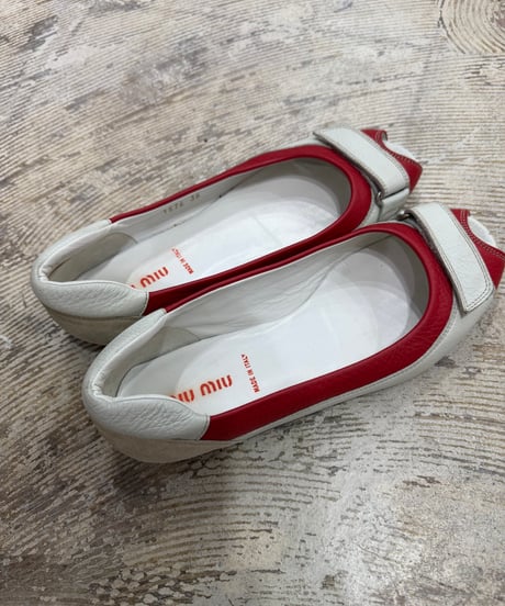MIU MIU フラットシューズ