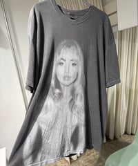 00s Sabrina Carpenter Tシャツ