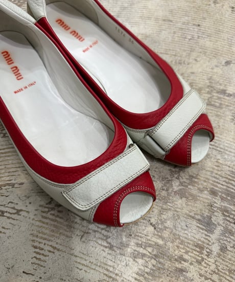 MIU MIU フラットシューズ