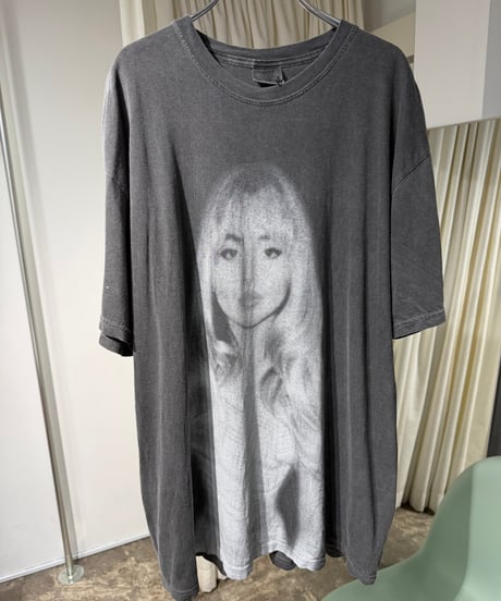 00s Sabrina Carpenter Tシャツ