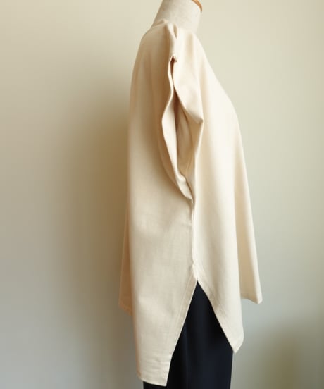 tuck sleeve tee
