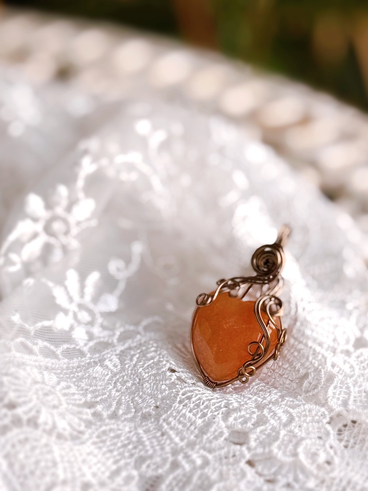 ハートのカーネリアンのワイヤーラップトップ | ONE HEART