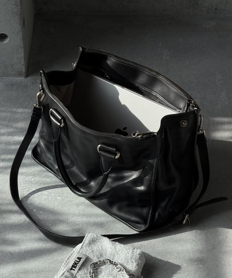 PRADA カーフレザーバッグ