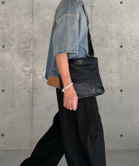 PRADA レザーショルダーバッグ