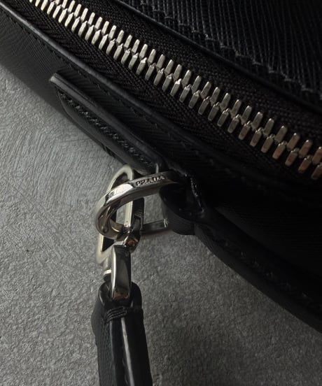 PRADA サフィアーノショルダーバッグ