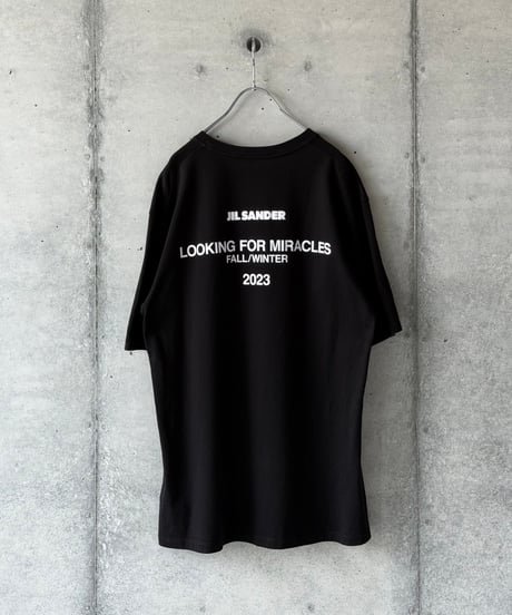 JIL SANDER　2023AWコレクション バックプリントTシャツ
