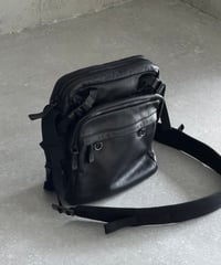PRADA レザーショルダーバッグ