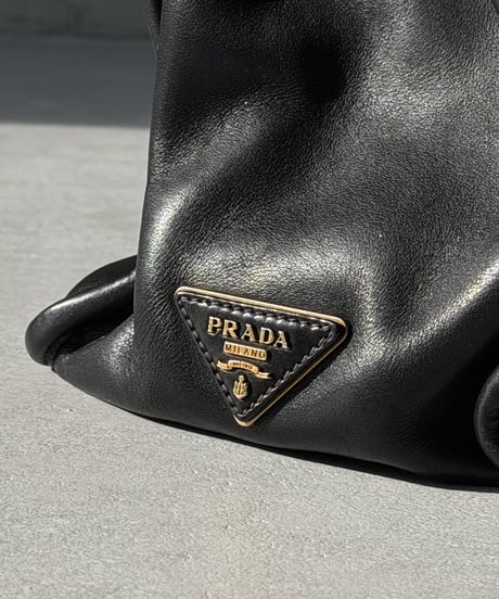 PRADA カーフレザーバッグ