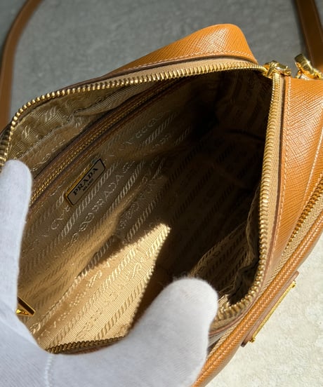 PRADA サフィアーノ SAFFIANO LUX