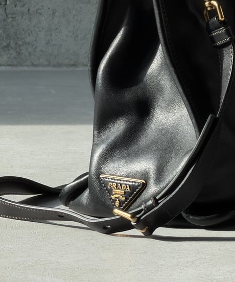 PRADA カーフレザーバッグ