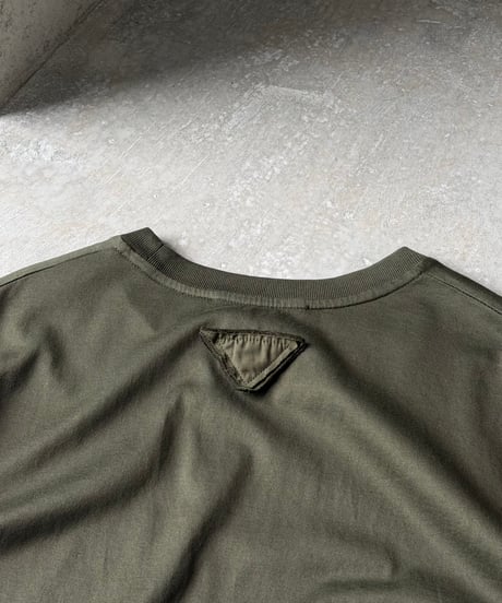 PRADA バック三角ロゴクルーネックTシャツ khaki