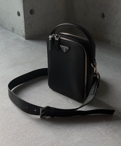 PRADA サフィアーノショルダーバッグ
