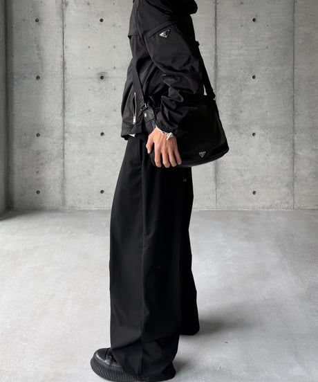 PRADA レザーメッセンジャーバッグ