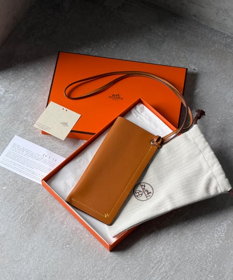 HERMES Hセリエヴェルソ グラスケース