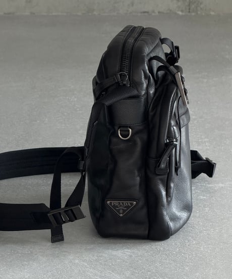 PRADA レザーショルダーバッグ
