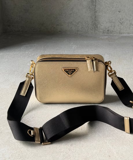 PRADA サフィアーノショルダーバッグ