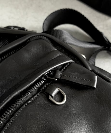 PRADA レザーショルダーバッグ
