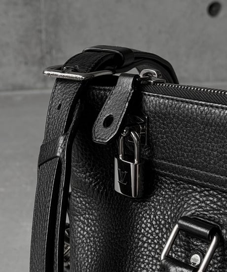 LOUIS VUITTON トリヨンレザーバッグ ブラック