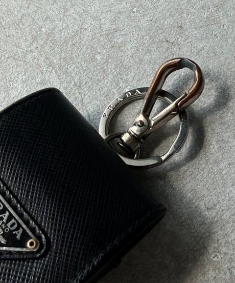 PRADA キーチェーン付 サフィアーノレザー イヤフォンケース